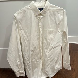 Vineyard Vines. Men’s white button up. Worn once then dry cleaned.